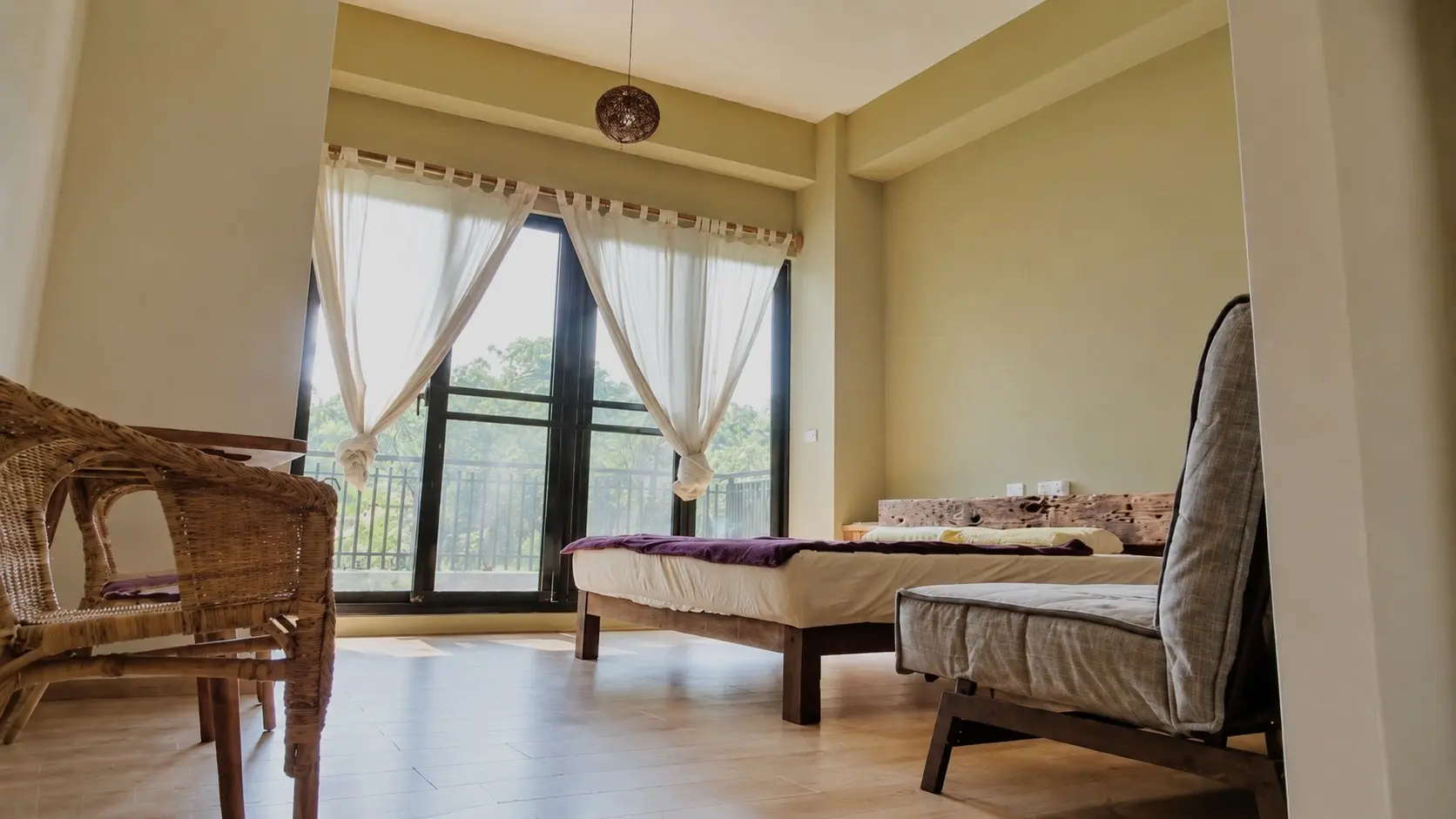 ananda-suruci-double-room-for-couples ananda-suruci-double-room-for-couples